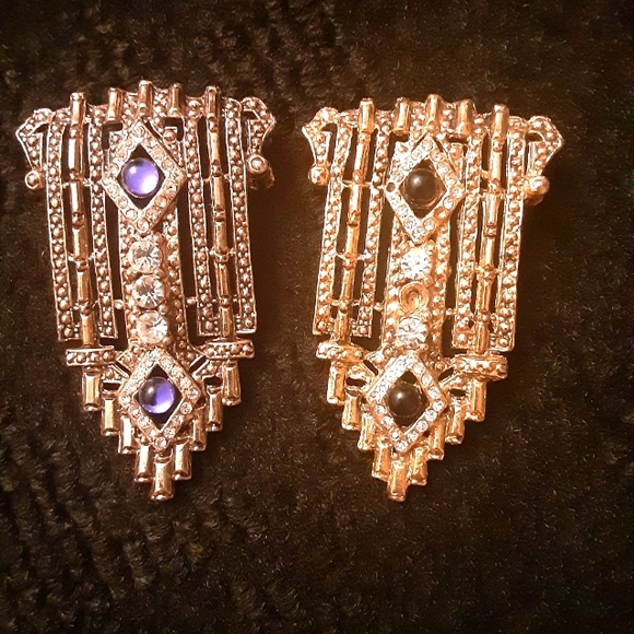 unbranded Jewelry - 2 Brooch Pins